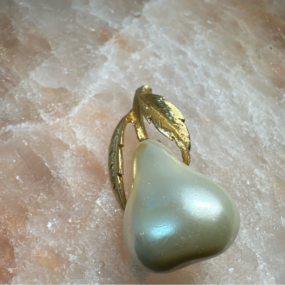 Vintage JJ Gold and Cream Pearl Brooch Pin with Leaf Design 1831 R - Picture 4 of 8